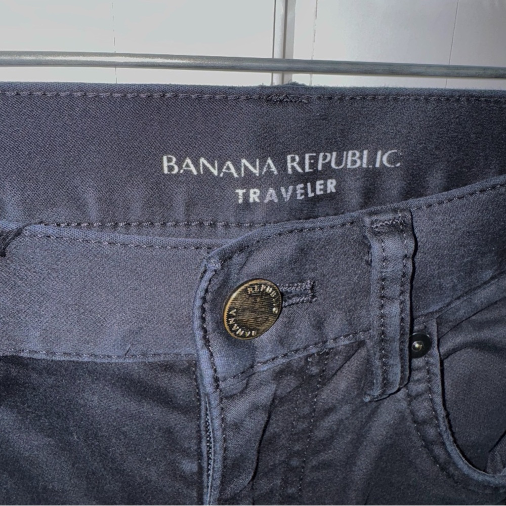 Banana Republic Men’s Straight Black TPRD Traveler Jean 30/30
Athletic fit - Picture 6 of 13